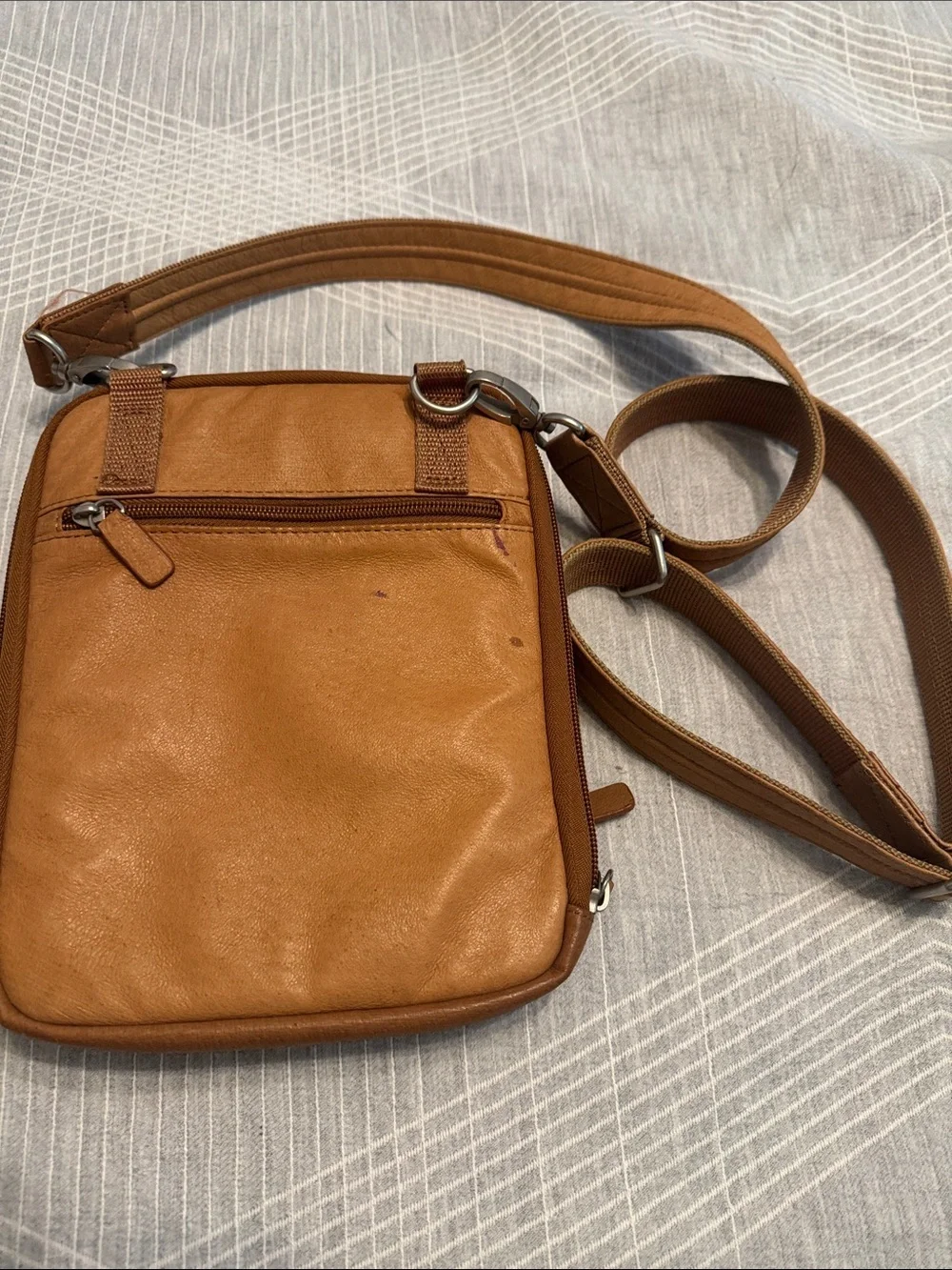 Unisex Gun Tote'n Mamas Concealed Carry Raven Shoulder Pouch, Tan